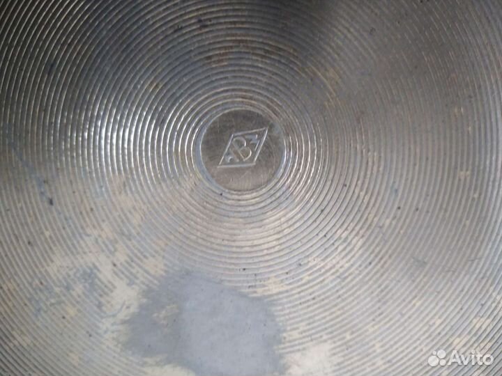 Тарелка алюминиевая с желудями. Винтаж