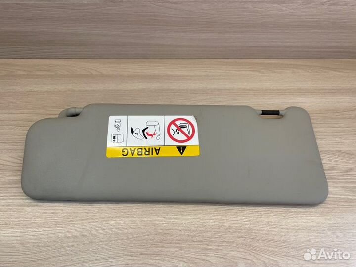 Козырек солнцезащитный правый Renault Logan