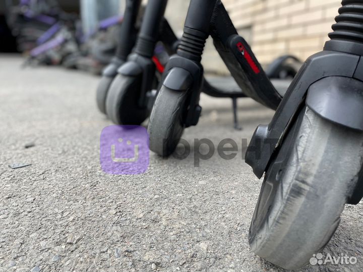Электросамокат Ninebot Kickscooter ES4