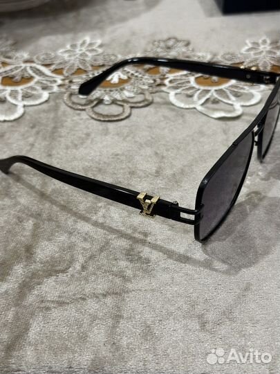 Солнцезащитные очки louis vuitton