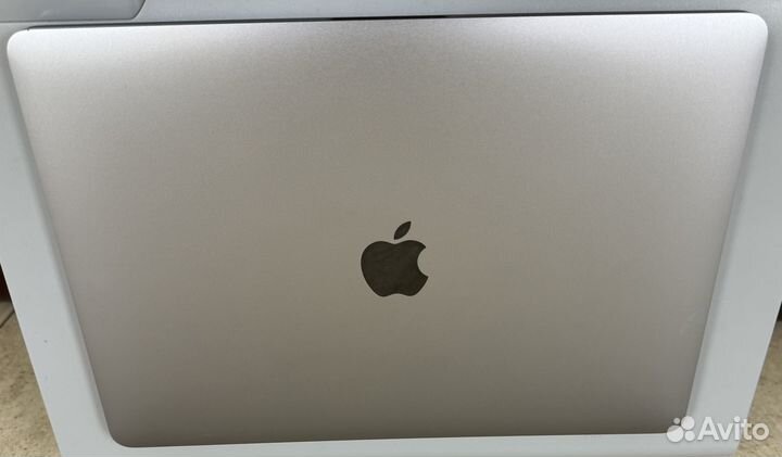 Macbook pro 13 2020 m1