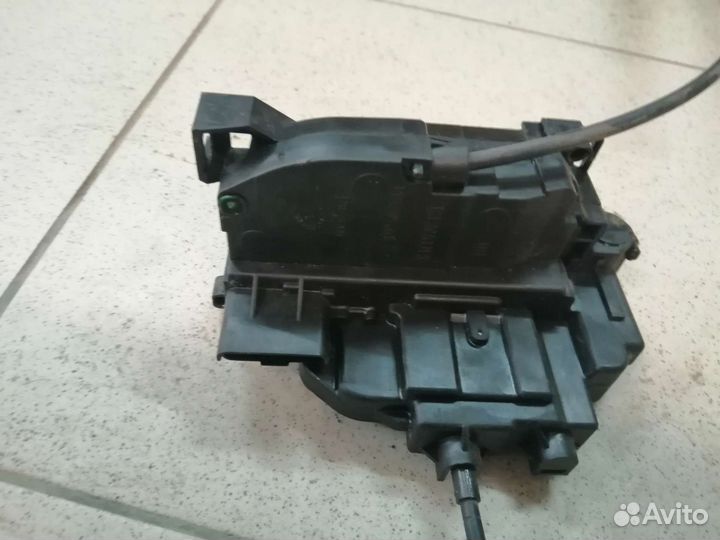 Замок сдвижной двери Рено Кангу 2