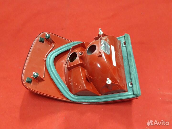 Фонарь задний правый Ауди А6 (С4 )