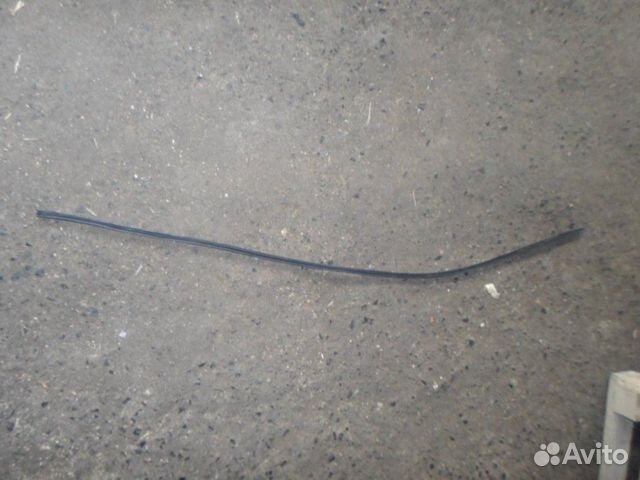 Уплотнитель лобового стекла нижний короткий Daewoo