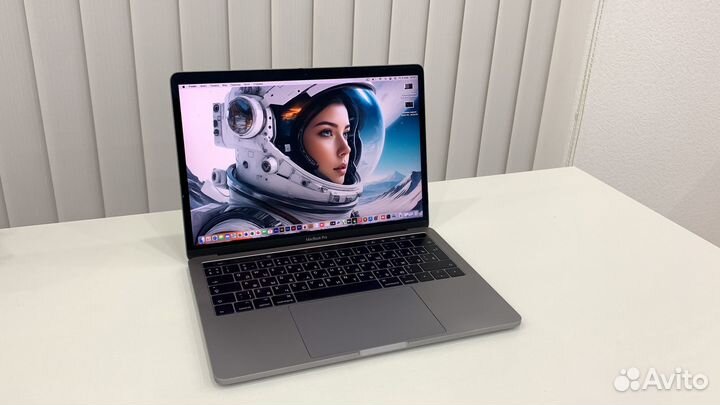 MacBook Pro 13 i5/16/512 Gb/ 0 циклов /Touch Bar