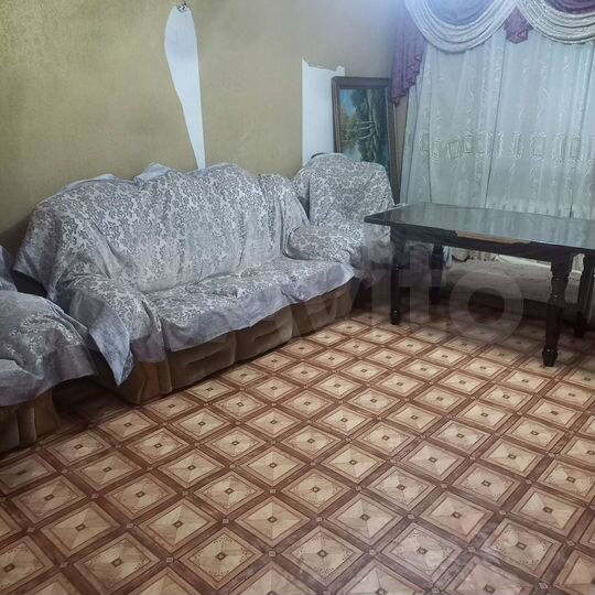 Комната 100 м² в 4-к., 1/5 эт.