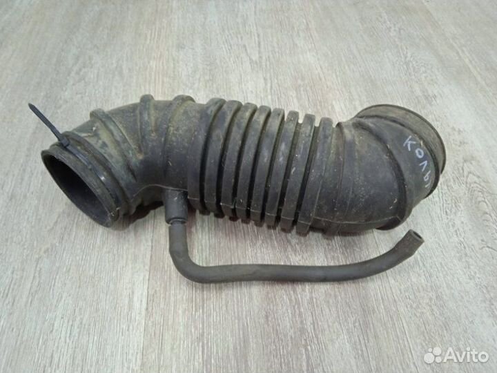 Патрубок воздушного фильтра Mitsubishi Colt 2005