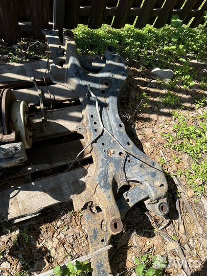 Зад подвеска в сборе, подрамник,Тойота Авенсис 2