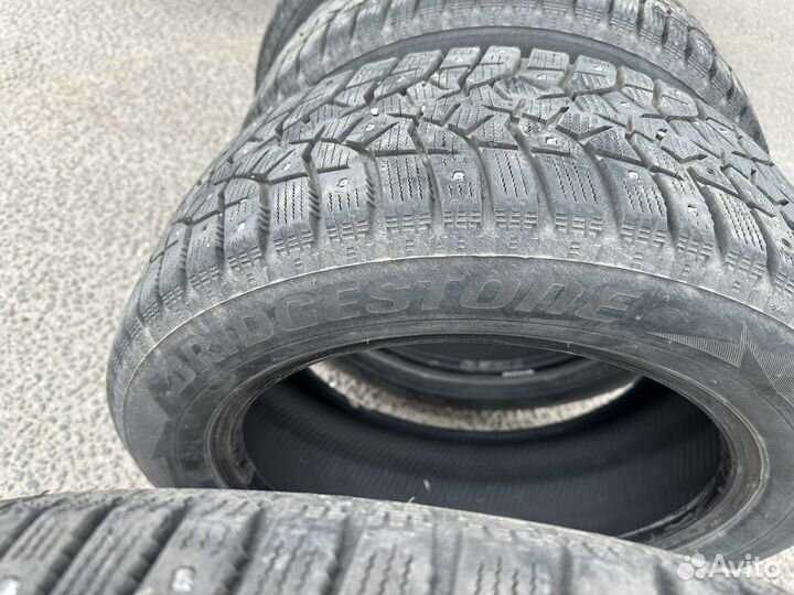 Bridgestone Blizzak Spike-02 205/55 R16