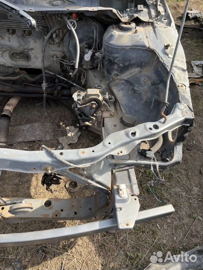 Передняя часть кузова Nissan Primera P12