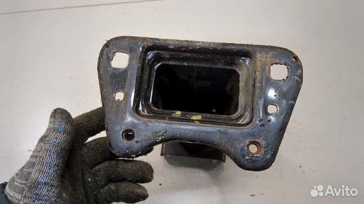 Кронштейн усилителя бампера Chevrolet Equinox 2017, 2020