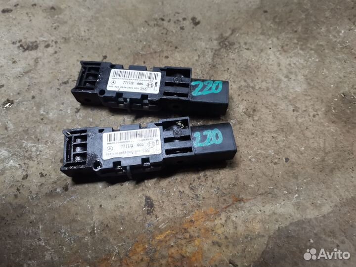 Датчик удара Mercedes Benz s430 w220