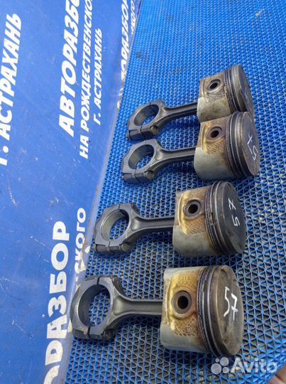 Поршень с шатуном Renault Megane 1 седан K4J 2003