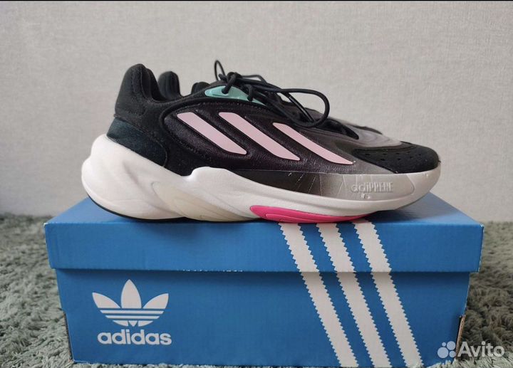 Кроссовки adidas original ozelia