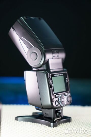 Накамерная вспышка Nikon Speedlight SB-700