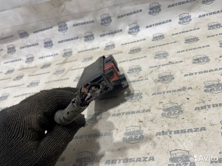 Блок предохранителей Toyota Sprinter Marino AE100