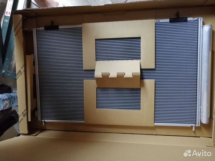 Радиатор кондиционера новый оригинал Toyota RAV 4