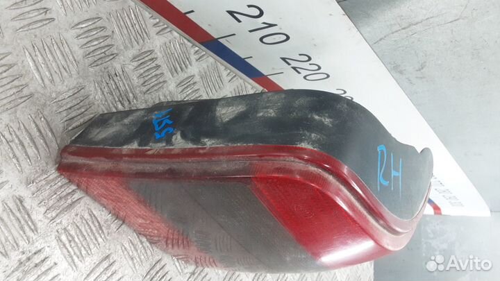 Фонарь задний правый на Volkswagen Golf 4