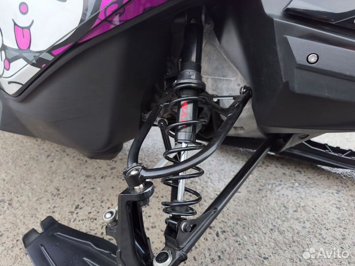 Продам BRP Ski Doo Summit X 165