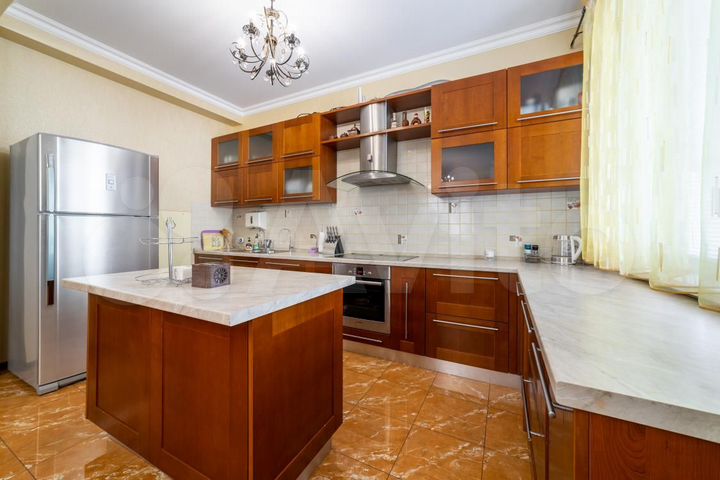 Коттедж 340 м² на участке 3 сот.