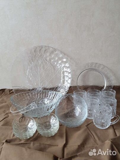 Конфетница, тарелки, бокалы времен СССР