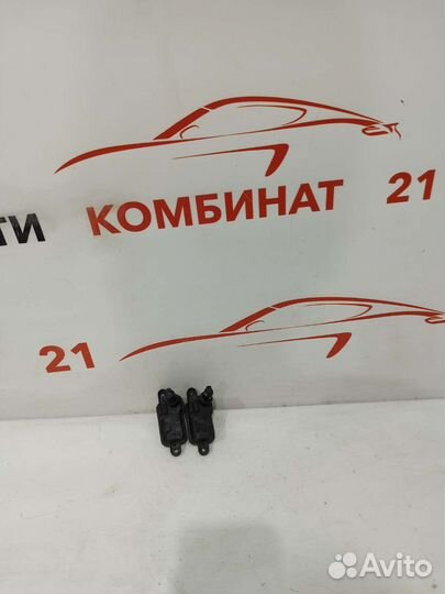 Замок лючка бензобака Skoda Rapid 1 VW Polo 5