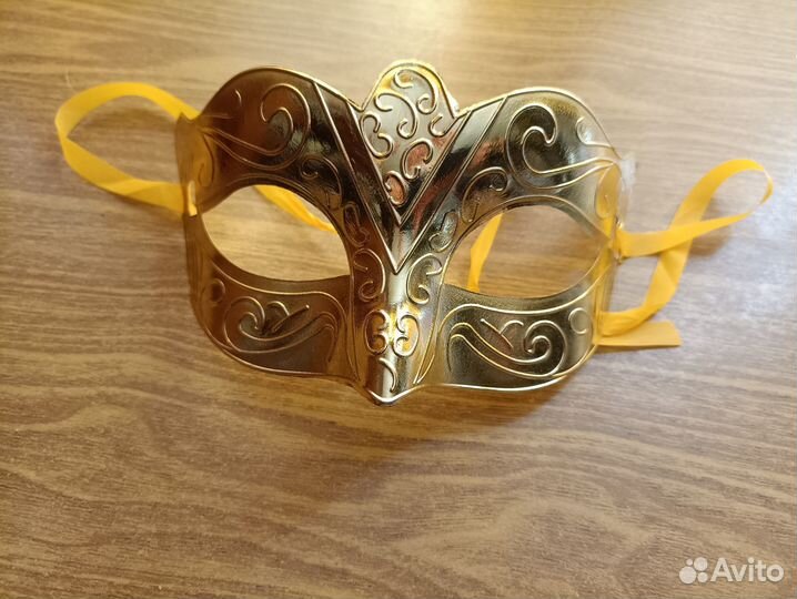 Маска для праздника новая