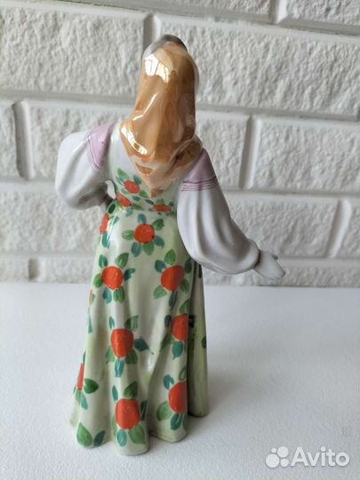 Статуэтка плясунья дулево