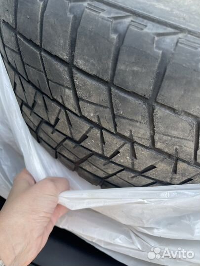 Bridgestone Blizzak DM-V2 215/60 R17 R