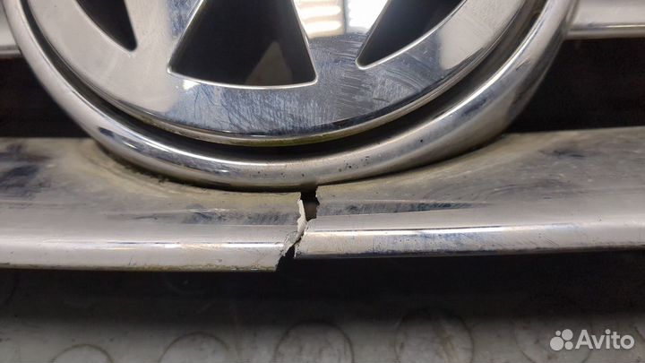 Решетка радиатора Volkswagen Touareg, 2005