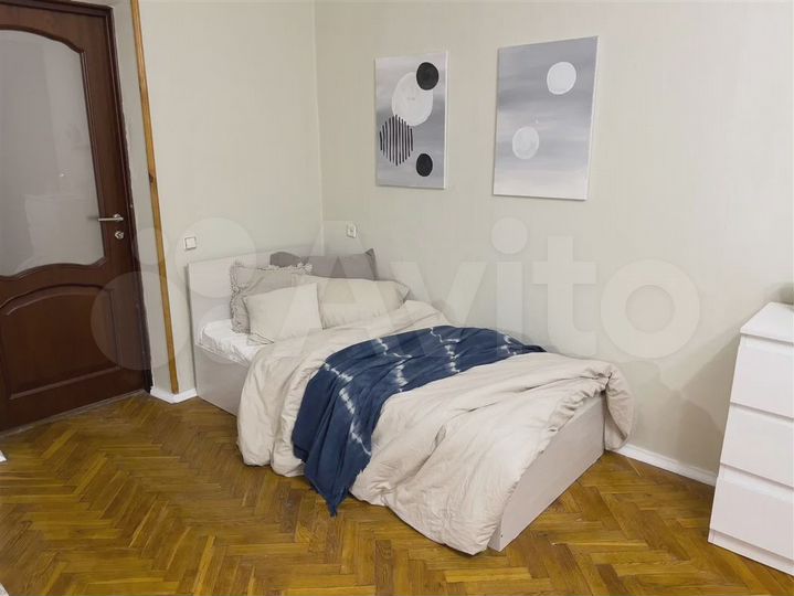 Комната 18 м² в 4-к., 3/8 эт.