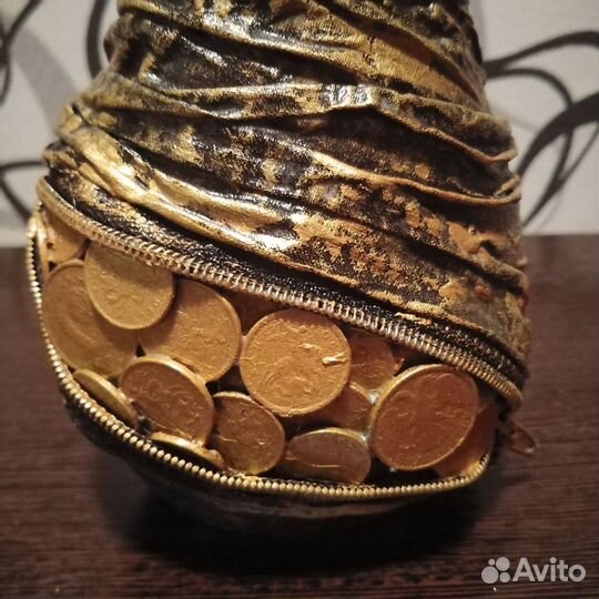 Декоративные бутылки и ваза