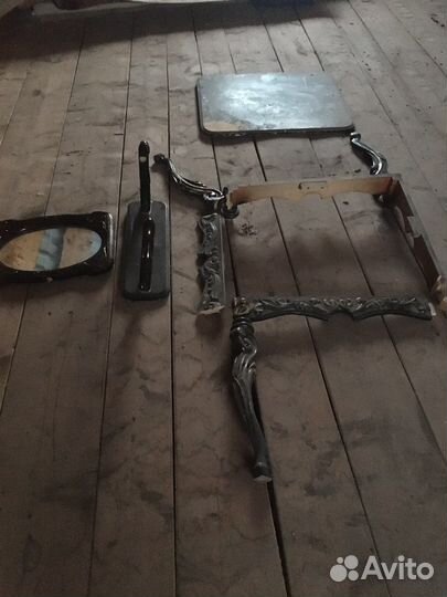 Столик резной