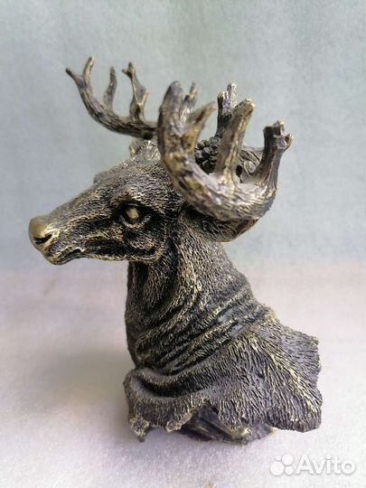 Олень сувенир искусственный камень под бронзу