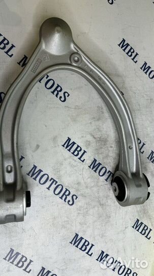 Рычаг передней подвески правый Мерседес Бенц