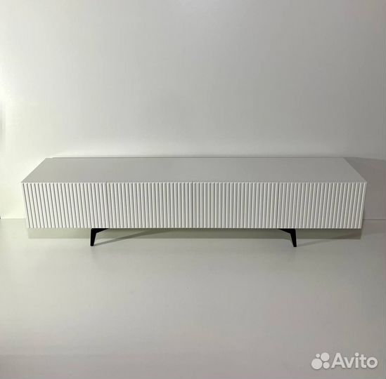 Тумба тв новая (на стойках, навесная ) от фабрики