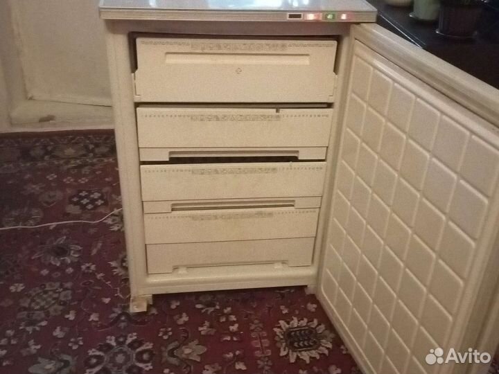 Холодильник морозилник бирюса 14 СССР 1990