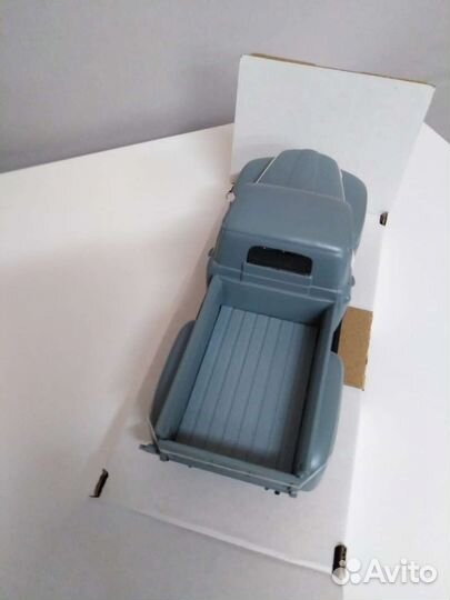 Модель машинки Maisto 1:24 Ford F-1 Pickup