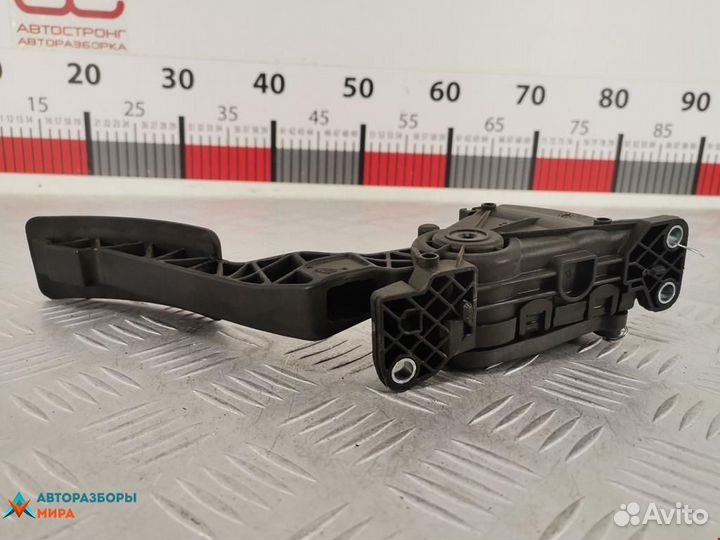 Педаль Dacia Duster 2010 6001548477