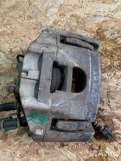 Суппорт передний левый Audi А6 С6 2004-2008