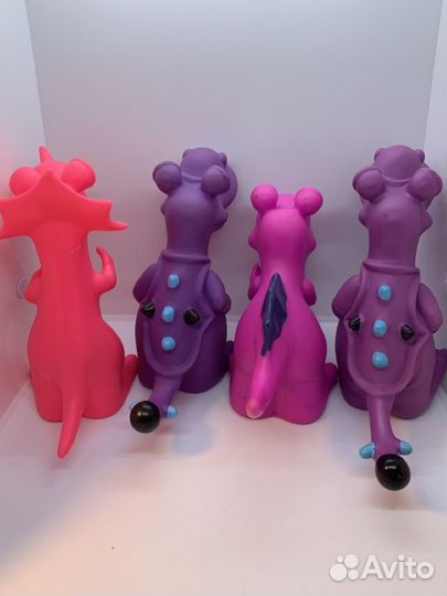 Рзиновые игрушки динозавры пакетом