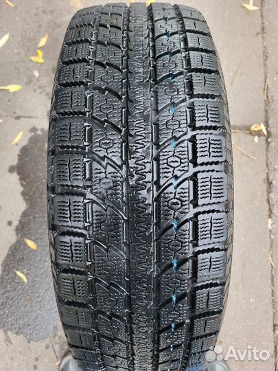 Toyo Observe GSi-5 235/65 R17
