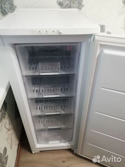 Морозильная камера бирюса 114