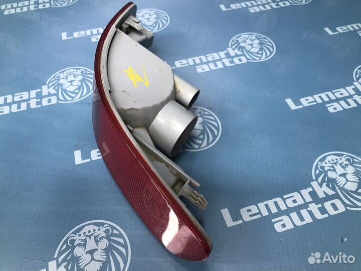 Фонарь задний в бампер правый Mitsubishi Outlander