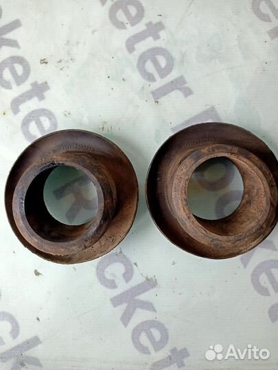 Уплотнитель ваз-2121 кронштейна бампера переднего