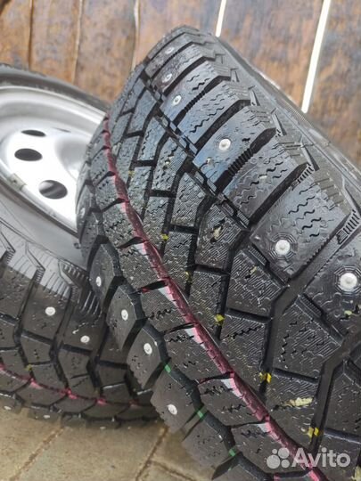 Комплект зимних колес r14