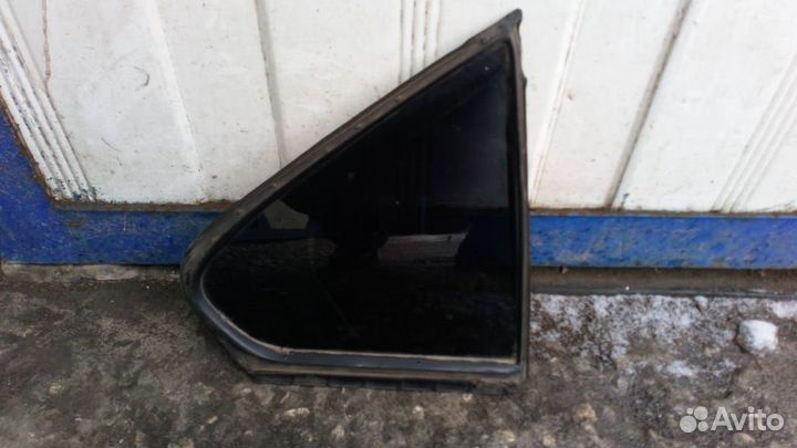 Стекло задней правой двери Honda Accord 8