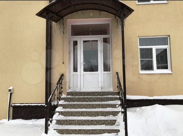 Коттедж 230 м² на участке 16 сот.