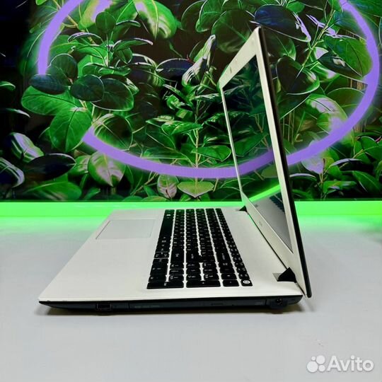 Быстрый ноутбук Acer SSD