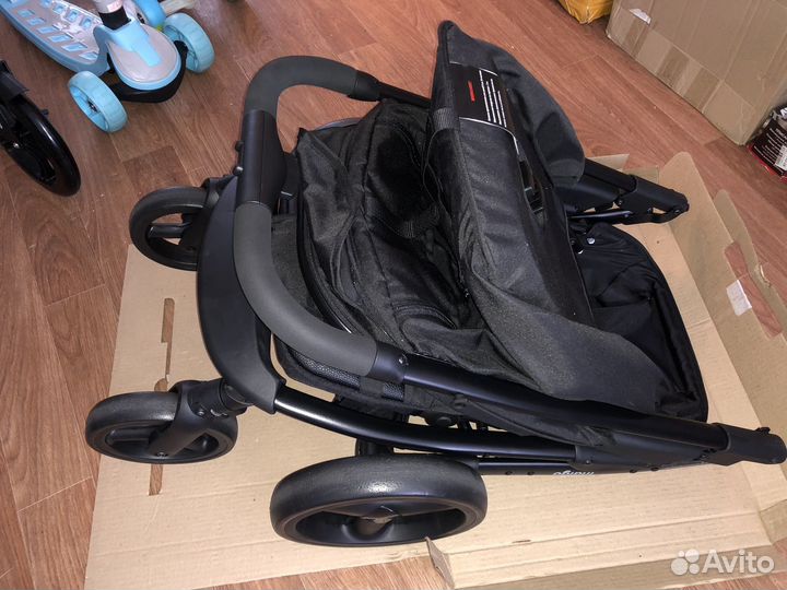 Коляска прогулочная Indigo Epica. Новая (черная)